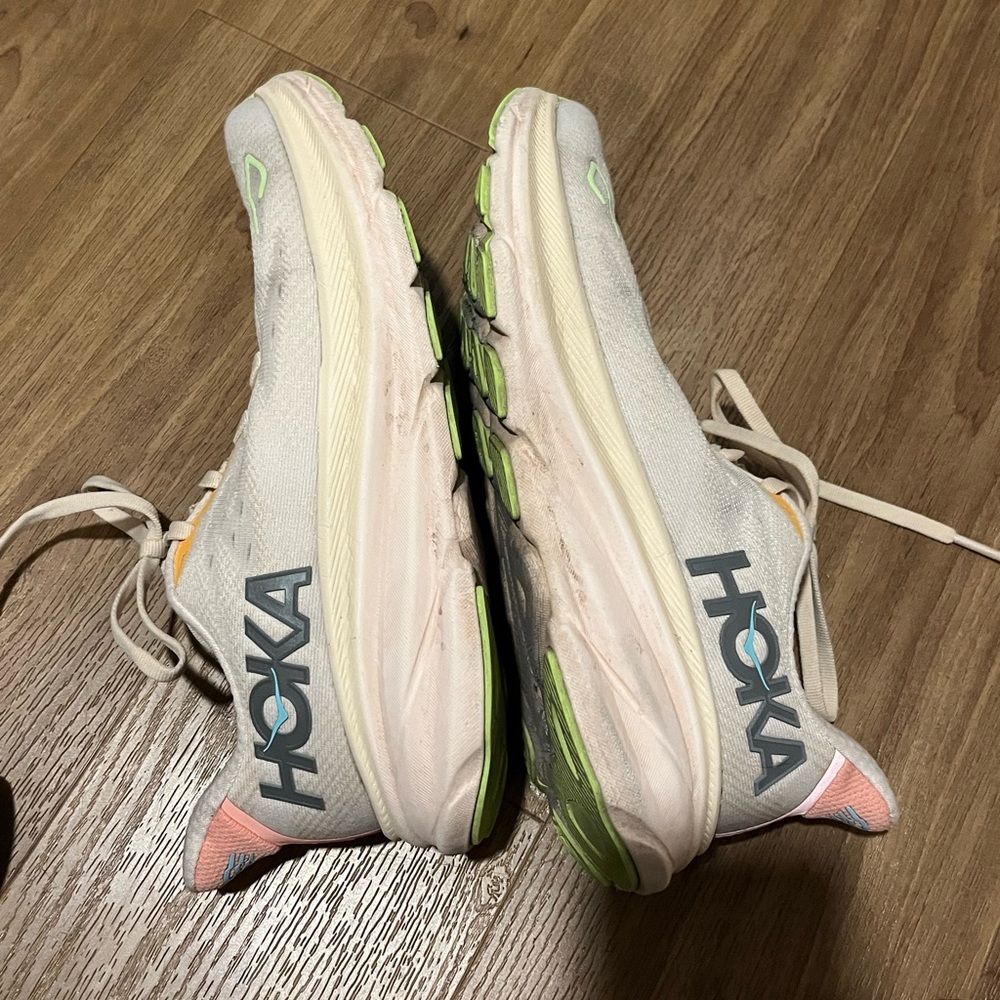 Hoka Clifton 9 - Picture 1 of 4